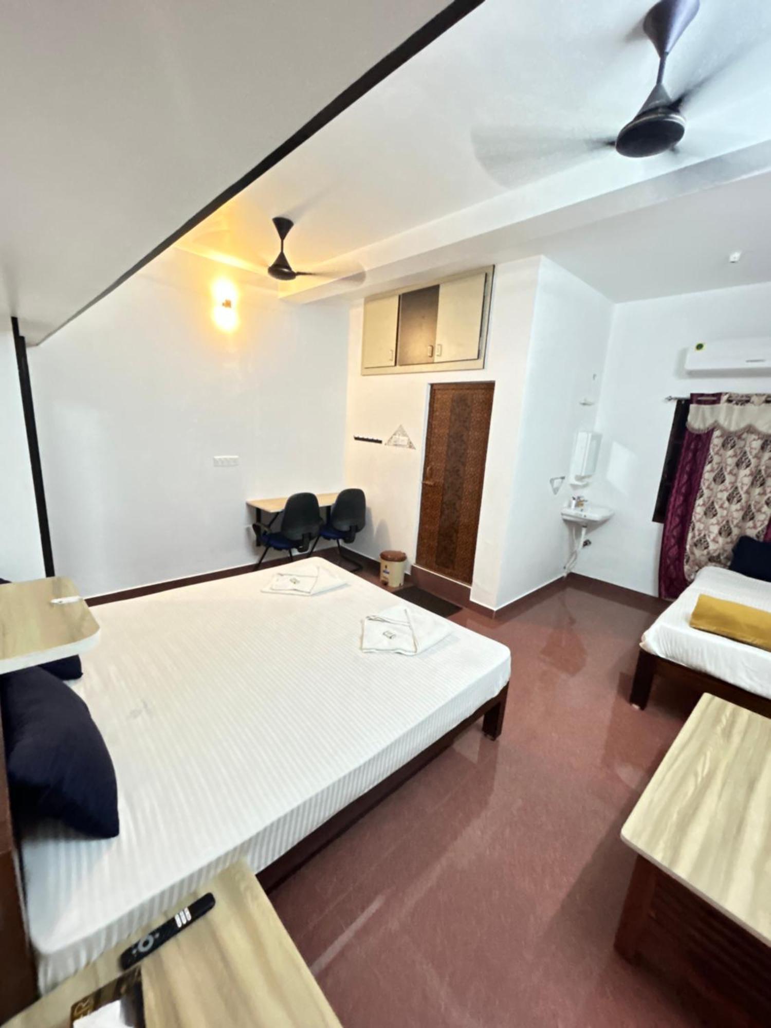 Cardiff Palace Pondicherry Phòng bức ảnh